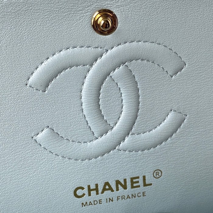 Handbag  Chanel  A01113 size 23 cm