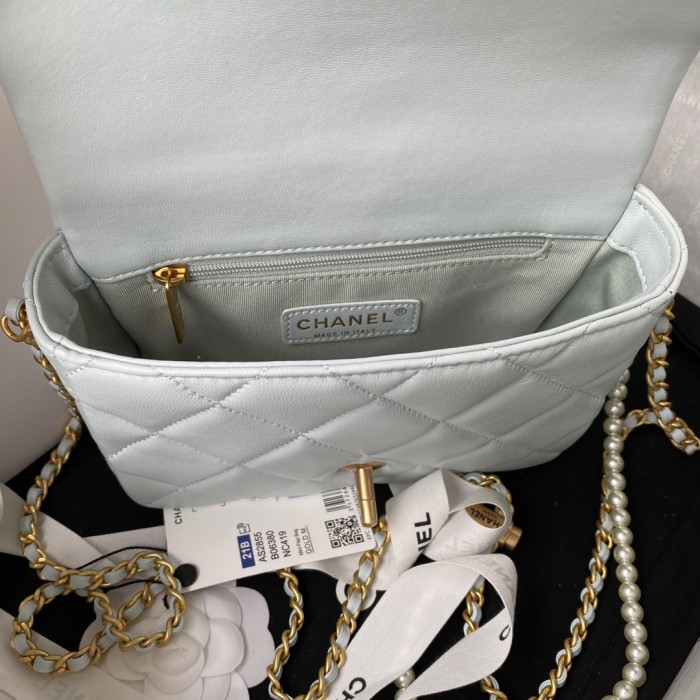  Handbag  Chanel AS2855  size 19x13x6 cm