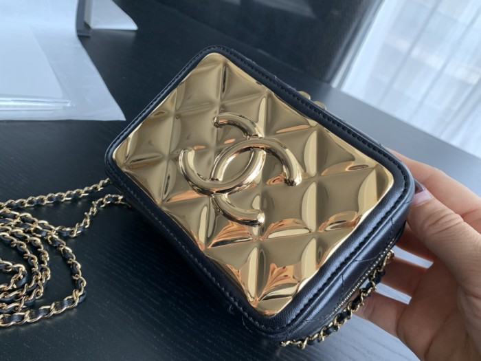  Handbag  Chanel 2389 size 14cmx10cmx6.5 cm