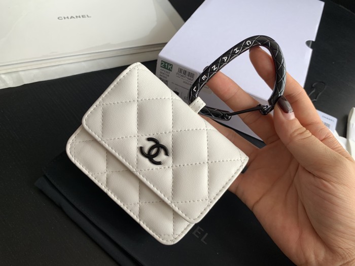  Handbag  Chanel AP2397 size 9cmx11cmx3.8 cm