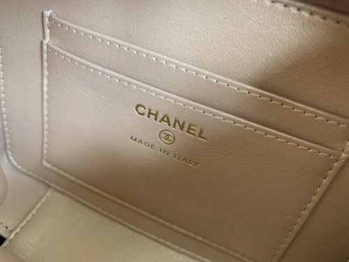  Handbag  Chanel 2389 size 14cmx10cmx6.5 cm