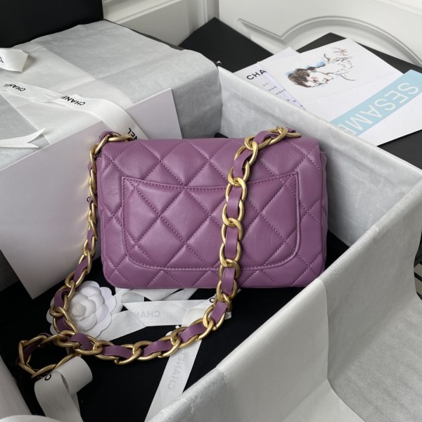  Handbag  Chanel  size 22×5×15.5 cm
