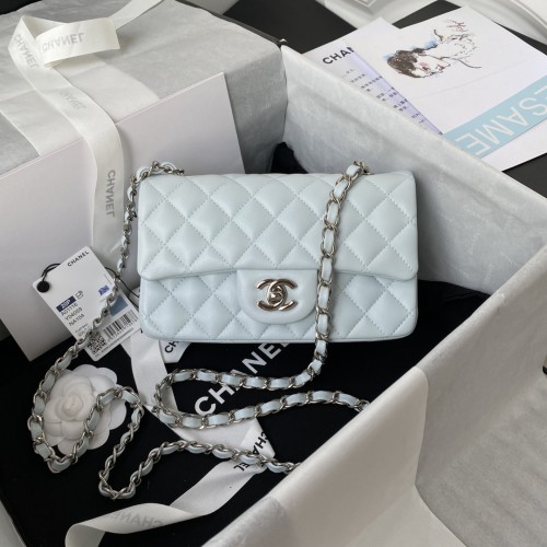  Handbag  Chanel  size 20 cm