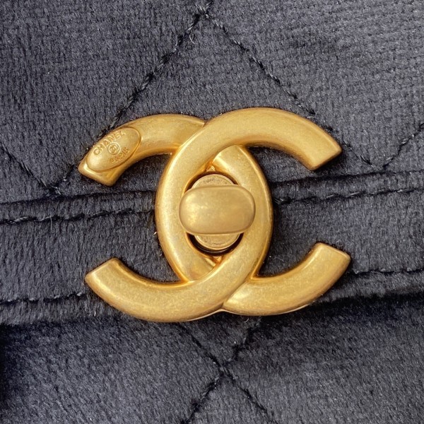  Handbag Chanel AS2957 size 19*15*6* cm