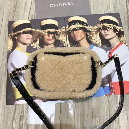  Handbag  Chanel AS0406 size 17 11.5 cm