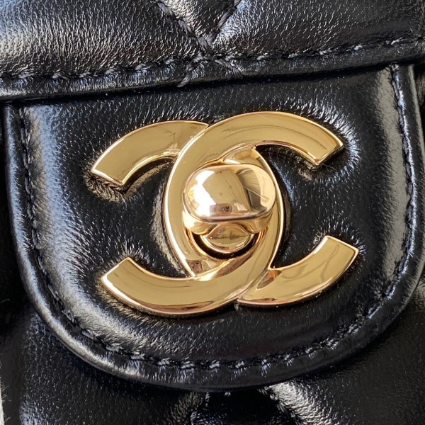  Handbag  Chanel AS2928 size 20×17×6.5 cm
