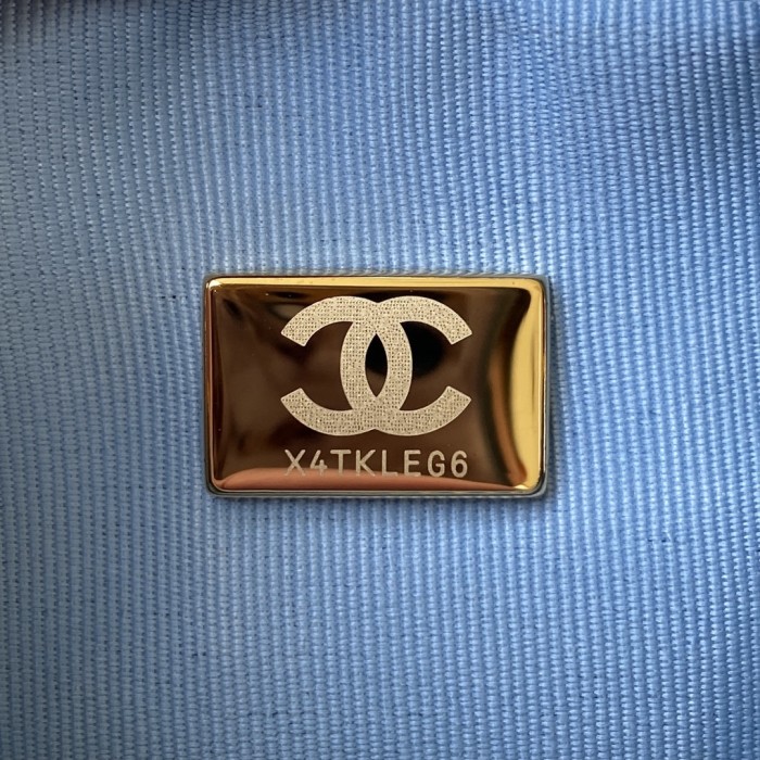  Handbag Chanel AS2857 size 16x12x6 cm