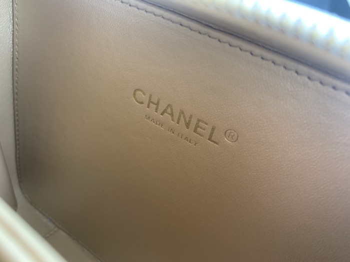  Handbag  Chanel 2900 size  20cmx19cmx9 cm