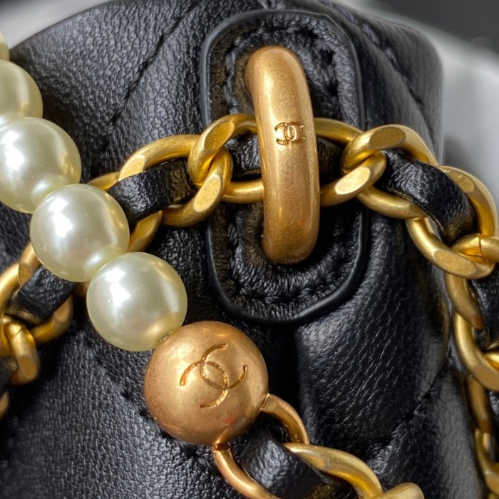 Handbag Chanel AS2859 size  17.5x17x14 cm