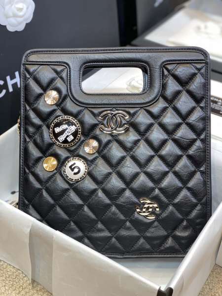  Handbag  Chanel size 27 29 6 cm
