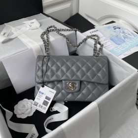  Handbag  Chanel  A01113  size 23 cm
