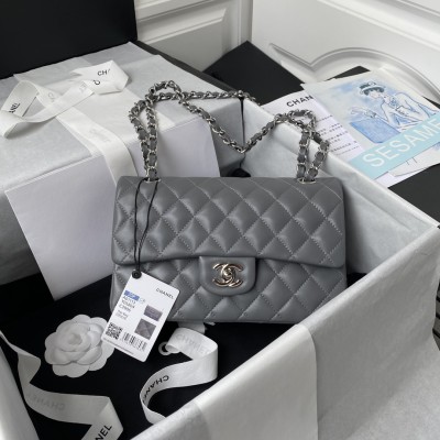  Handbag  Chanel  A01113  size 23 cm