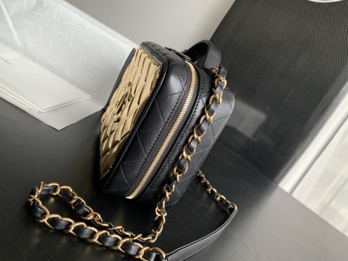  Handbag  Chanel 2900 size 20cmx19cmx9 cm