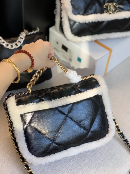 Handbag  Chanel  As1160 size 26×16×9 cm