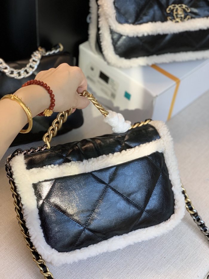 Handbag  Chanel  As1160 size 26×16×9 cm