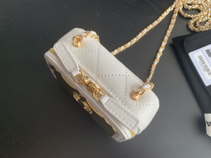  Handbag  Chanel 2387 size  7cmx10.5cmx4.3 cm