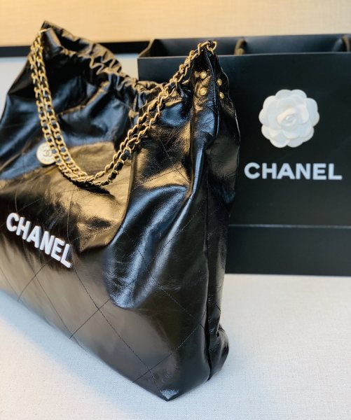  Handbag Chanel  size  43：40：10  Cm