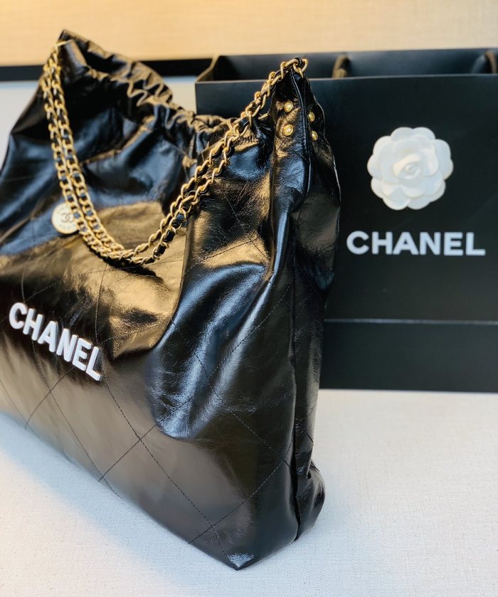  Handbag Chanel  size  43：40：10  Cm