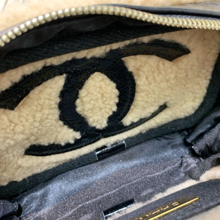  Handbag  Chanel AS0406 size 17 11.5 cm