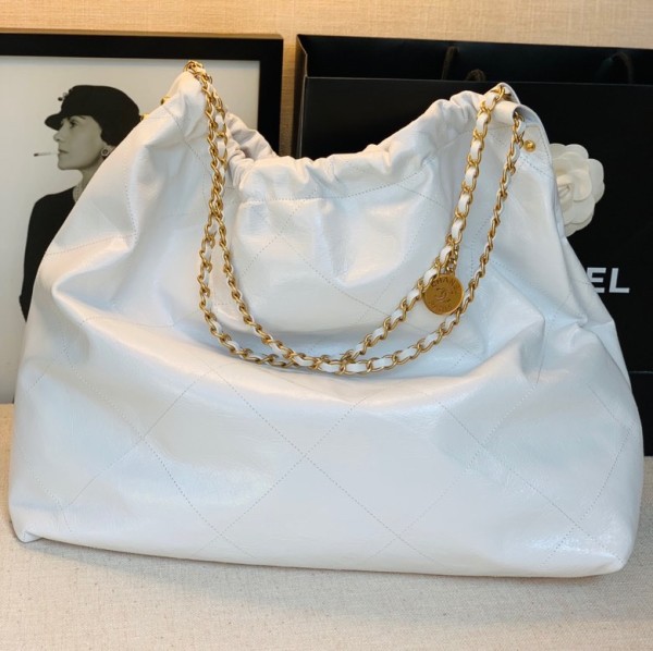 Handbag Chanel  size 43：40：10  Cm