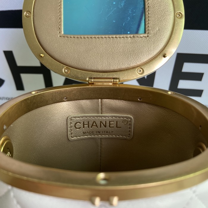  Handbag  Chanel AS2641 size 16x12x10 cm