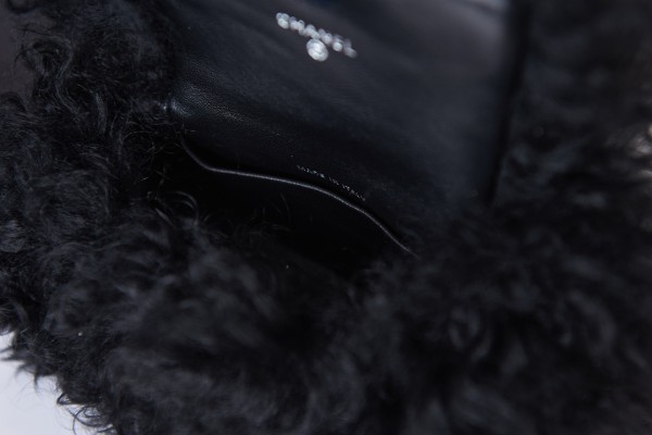  Handbag  Chanel AS2397 size 9-12-5 cm