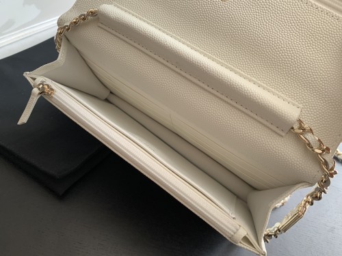  Handbag   Chanel AP2400 size 19 cm 