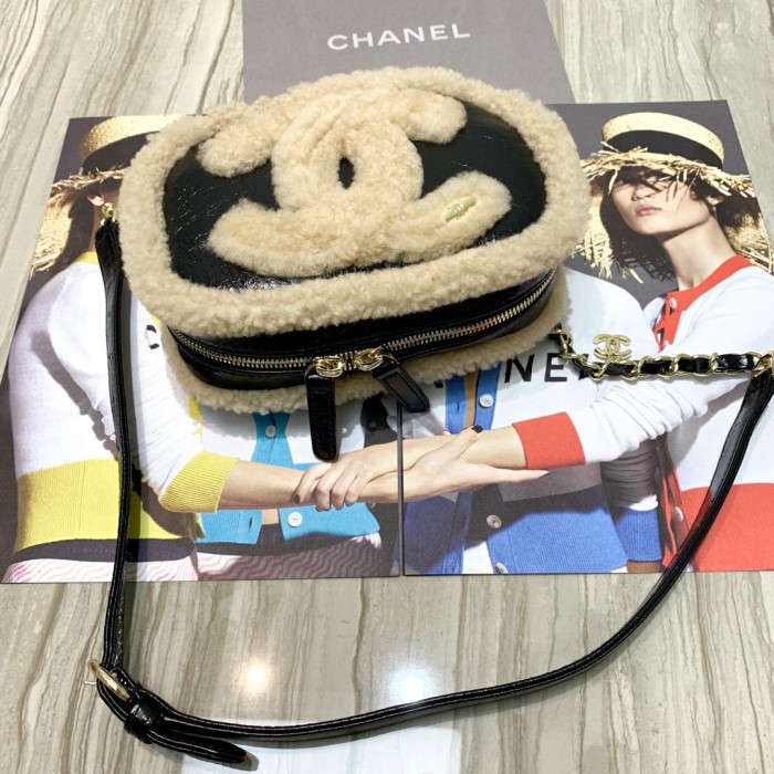  Handbag  Chanel AS0406 size 17 11.5 cm