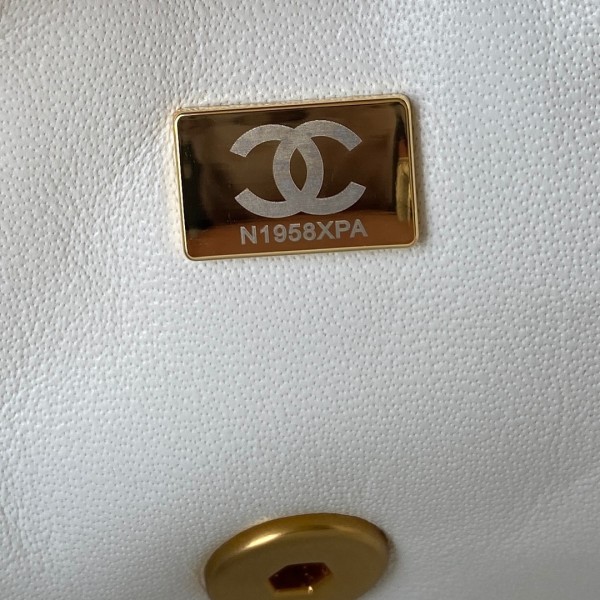  Handbag   Chanel AS2431  size  20x12x6 cm