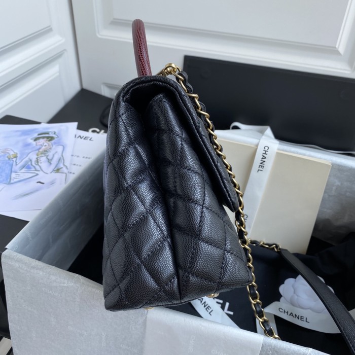  Handbag  Chanel  size 18-29-12 cm