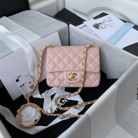 Handbag  Chanel  size  17 cm