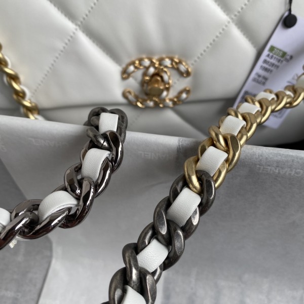  Handbag  Chanel   size 30 cm