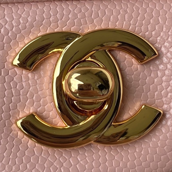 Handbag  Chanel  size  17 cm