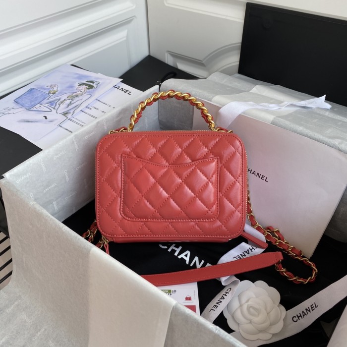  Handbag  Chanel  size  19x13.5x7.5 cm