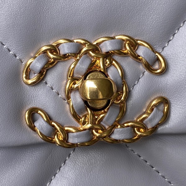 Handbag  Chanel  size  26 cm