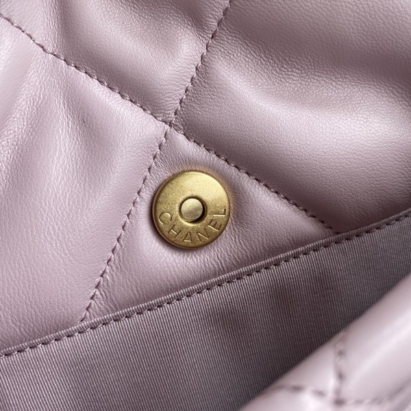  Handbag  Chanel  size  30 cm