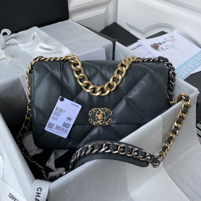  Handbag  Chanel  size  30 cm