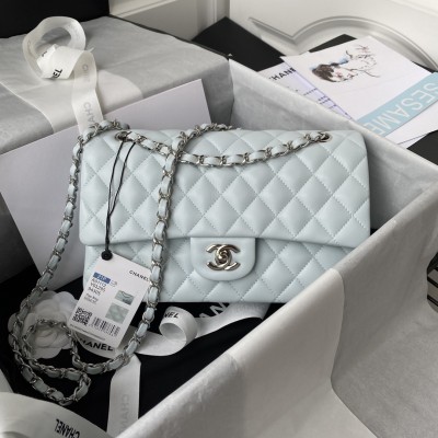 Handbag  Chanel A01112 size  15.5x25.5x6.5 cm