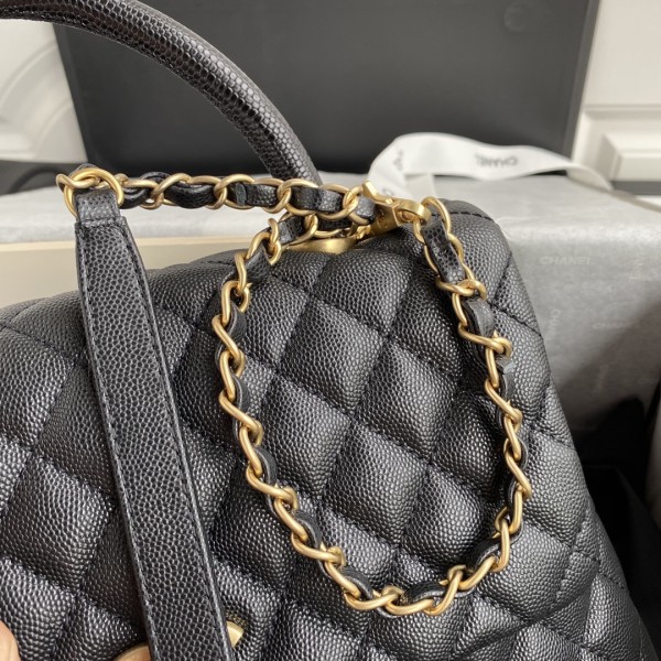  Handbag  Chanel  size  18-29-12 cm