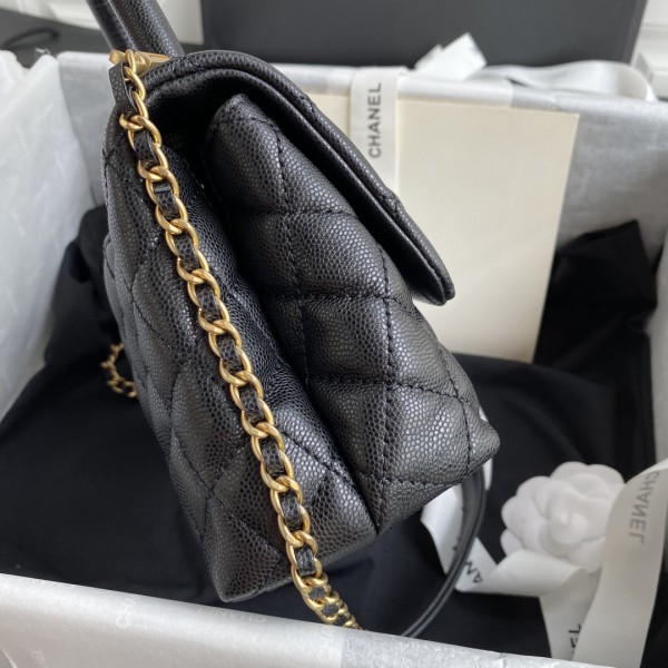  Handbag  Chanel  size  23 cm