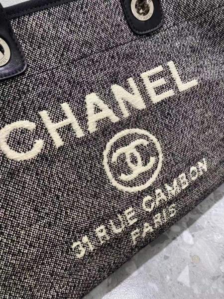 Handbag  Chanel 𝐀𝐒𝟔𝟔𝟗𝟒𝟏 size 𝟑𝟗/𝟐𝟎/𝟐𝟗 𝐂𝐌