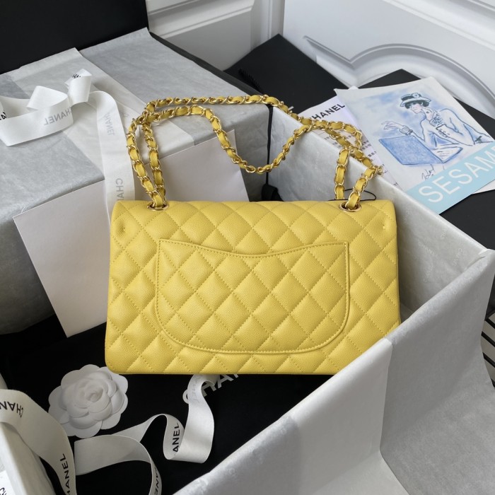  Handbag  Chanel A01112  size  15.5x25.5x6.5 cm