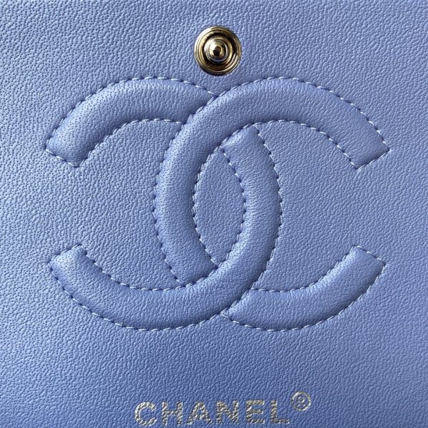  Handbag  Chanel  A01112  size  15.5x25.5x6.5 cm