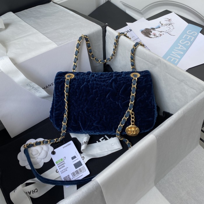  Handbag  Chanel AS2620 size 16×23.9 cm