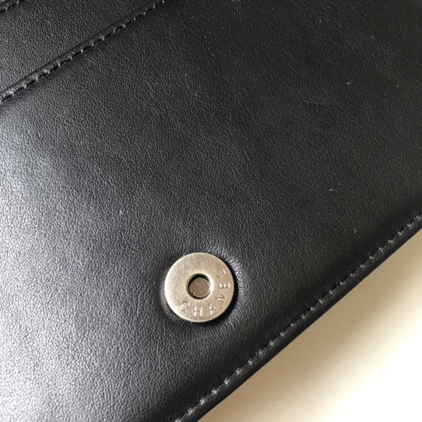  Handbag  Chanel  81969  size 19x12.5x3 cm