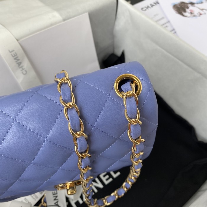  Handbag Chanel  size  17 cm