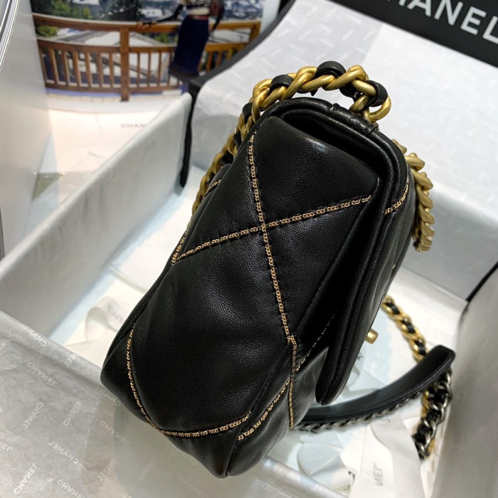  Handbag  Chanel  6160  size 26 cm