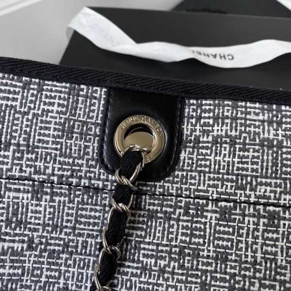  Handbag Chanel  size 38*30*21 cm