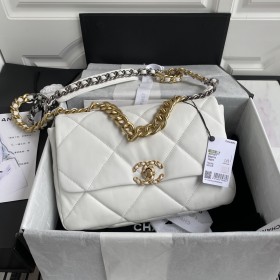  Handbag  Chanel   size 30 cm