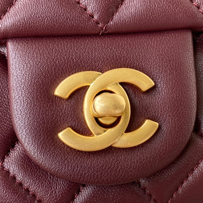  Handbag  Chanel  size 17 cm